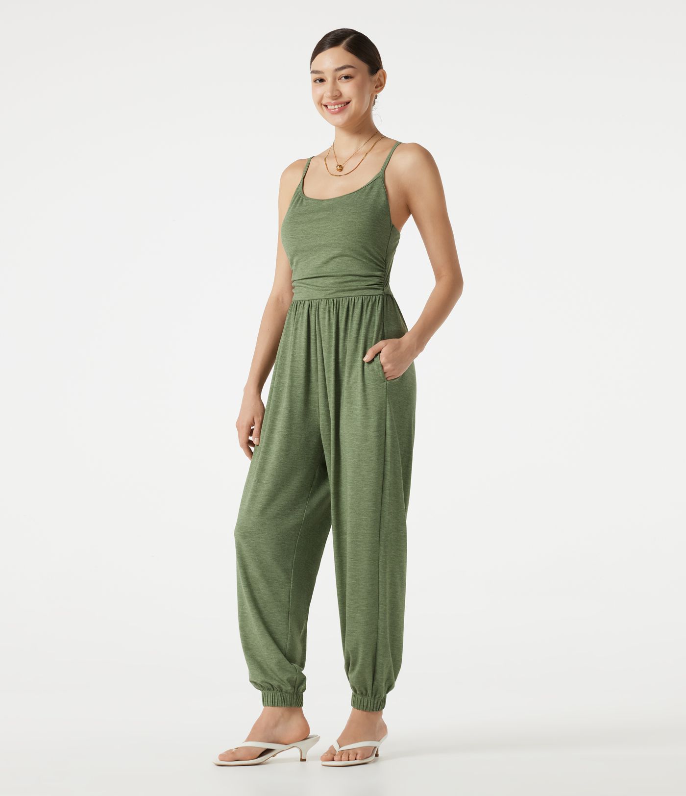 Verstellbare Träger, geraffter integrierter BH, melierter, lässiger Jogger-Jumpsuit mit Taschen - Easy Peezy