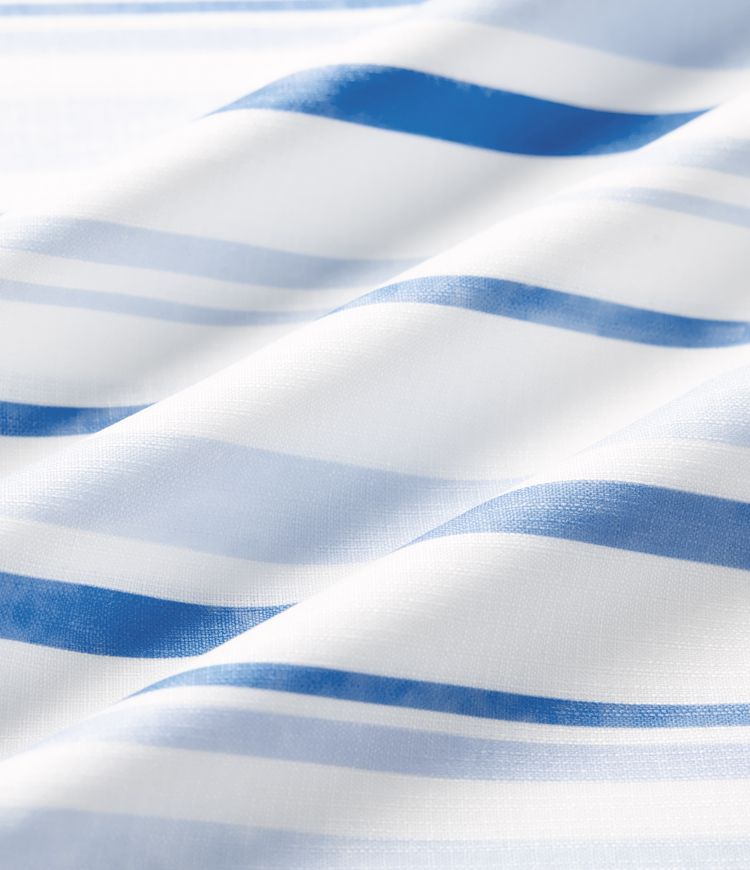 Lässiges T-Shirt mit V-Ausschnitt, kurzen Ärmeln und Streifen