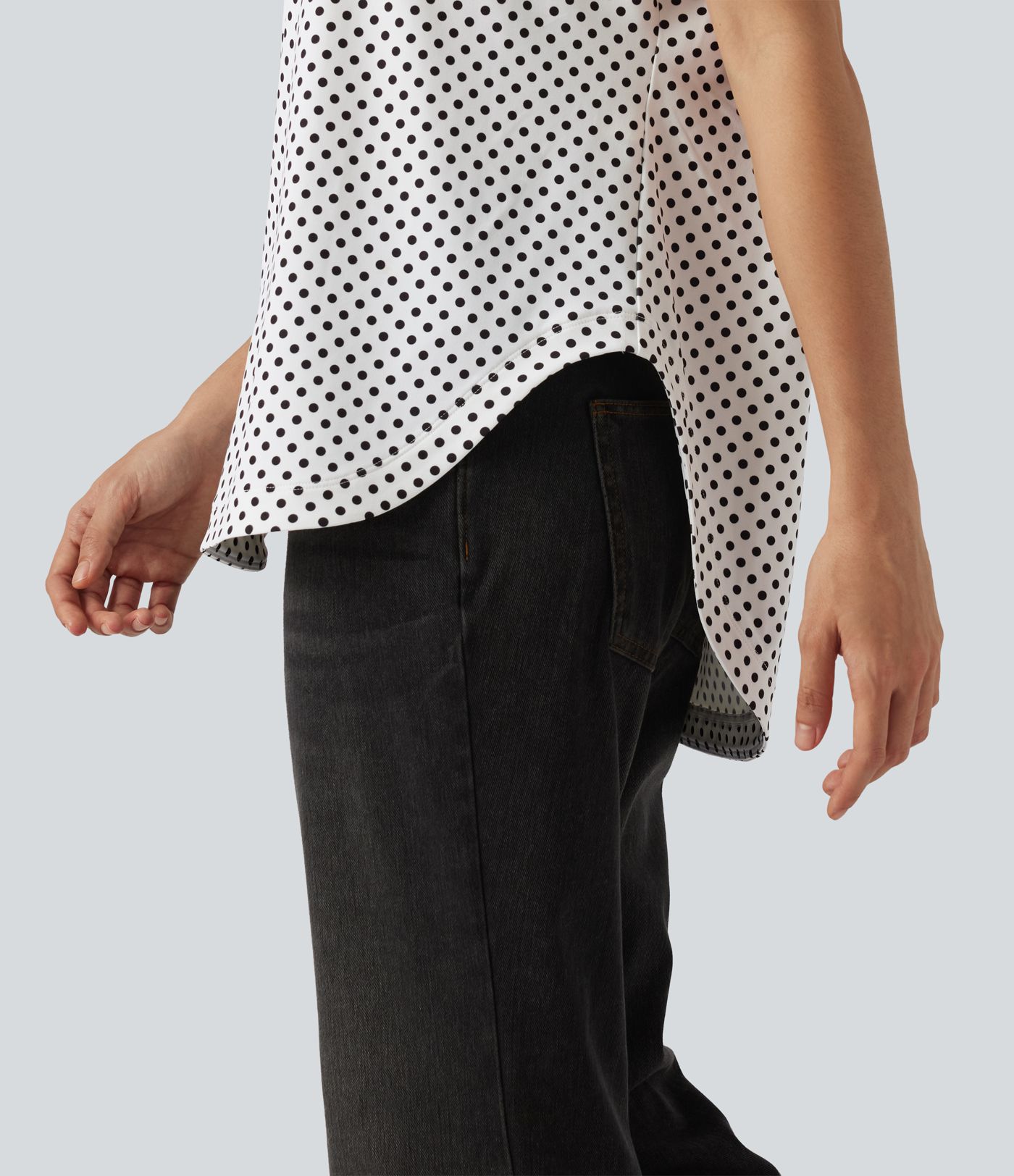 Top casual à pois épaule dénudée à manches courtes avec ourlet incurvé asymétrique et brassière intégrée