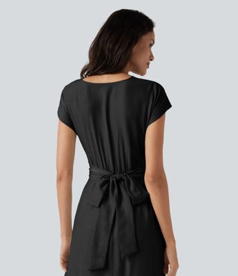 Lässiges, fließendes Midikleid aus Leinenmischgewebe mit V-Ausschnitt, Seitentaschen, kurzen Ärmeln und Bindeband hinten Lässiges, fließendes Midikleid aus Leinenmischgewebe mit V-Ausschnitt, Seitentaschen, kurzen Ärmeln und Bindeband hinten