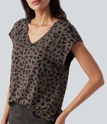 Camiseta casual de cuello en V manga corta con estampado de leopardo