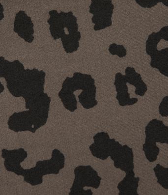 Camiseta casual de cuello en V manga corta con estampado de leopardo