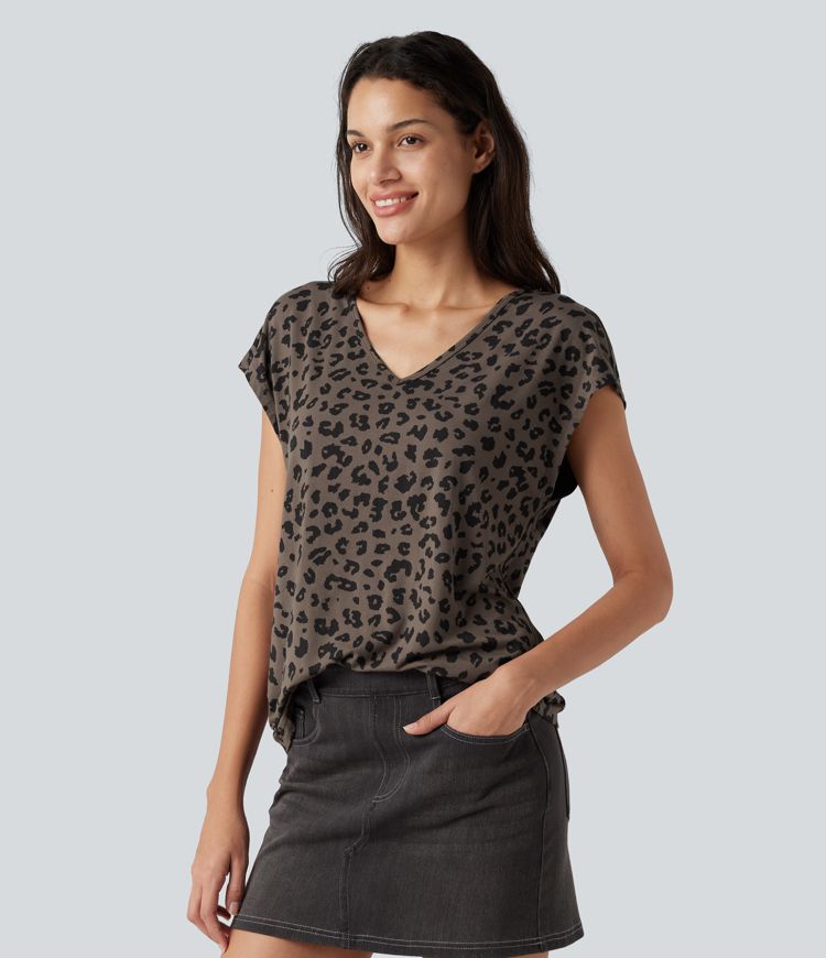 Camiseta casual de cuello en V manga corta con estampado de leopardo