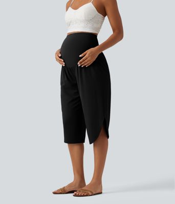 Breezeful™ Super High Waisted Curved Hem Quick Dry Capri Maternity Pants with Pockets Breezeful™ Super High Waisted Curved Hem Quick Dry Capri Maternity Pants with Pockets