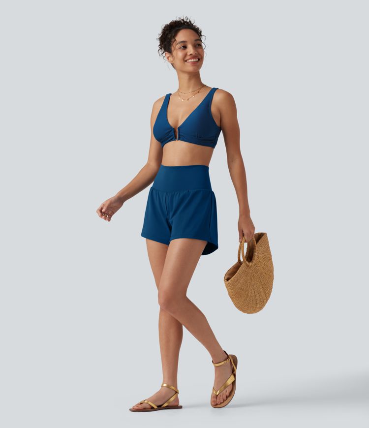 Haut de bikini à décolleté en V profond avec brassière intégrée Haut de bikini à décolleté en V profond avec brassière intégrée