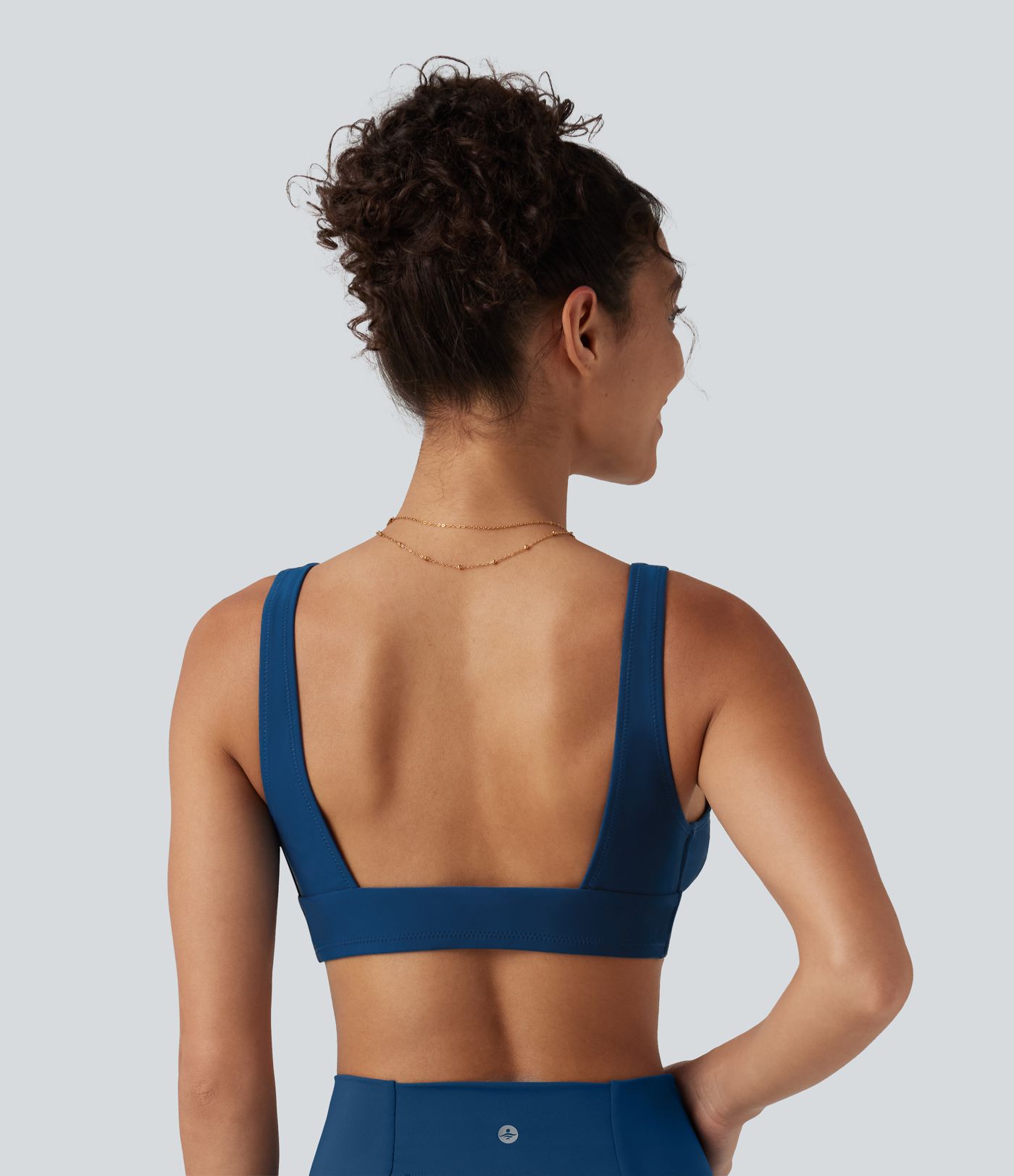 Haut de bikini à décolleté en V profond avec brassière intégrée Haut de bikini à décolleté en V profond avec brassière intégrée