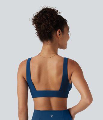 Haut de bikini à décolleté en V profond avec brassière intégrée Haut de bikini à décolleté en V profond avec brassière intégrée