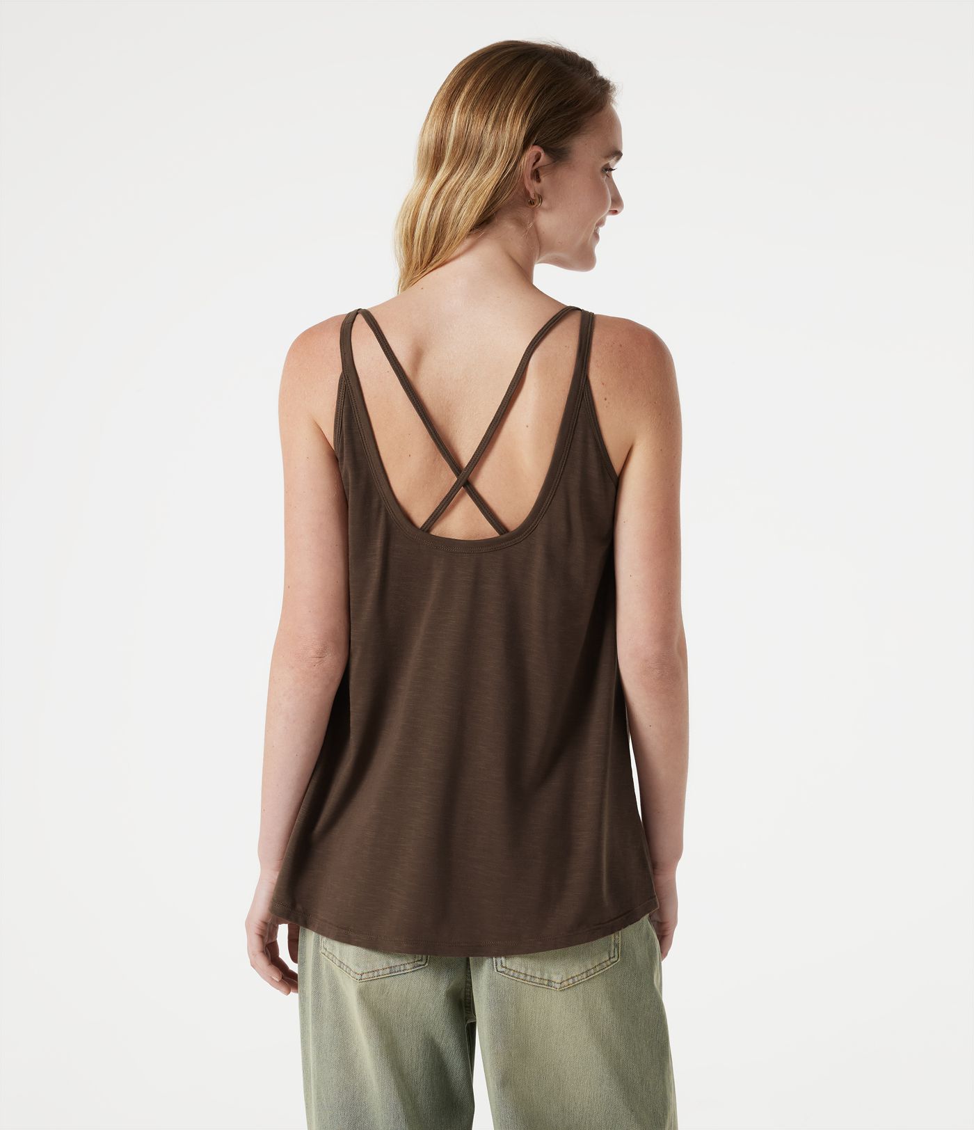 U-Neck Built-in Bra Loose Fit Casual Tank Top U-Neck Built-in Bra Loose Fit Casual Tank Top