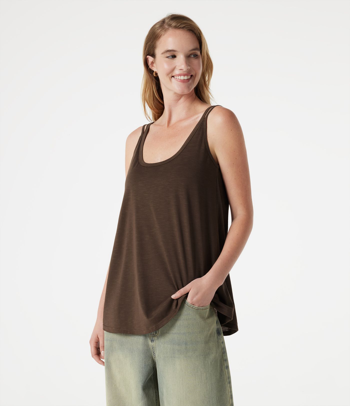 U-Neck Built-in Bra Loose Fit Casual Tank Top U-Neck Built-in Bra Loose Fit Casual Tank Top