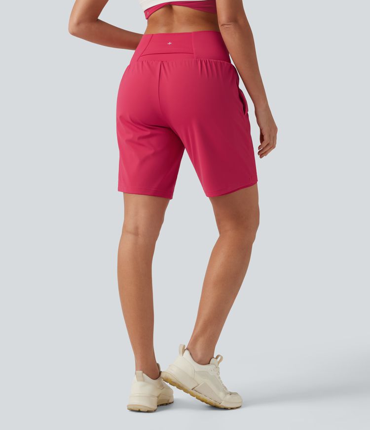 Short de yoga 2-en-1 taille haute croisée en SoftlyZero™ Airy à toucher frais 22,9 cm avec poches Short de yoga 2-en-1 taille haute croisée en SoftlyZero™ Airy à toucher frais 22,9 cm avec poches