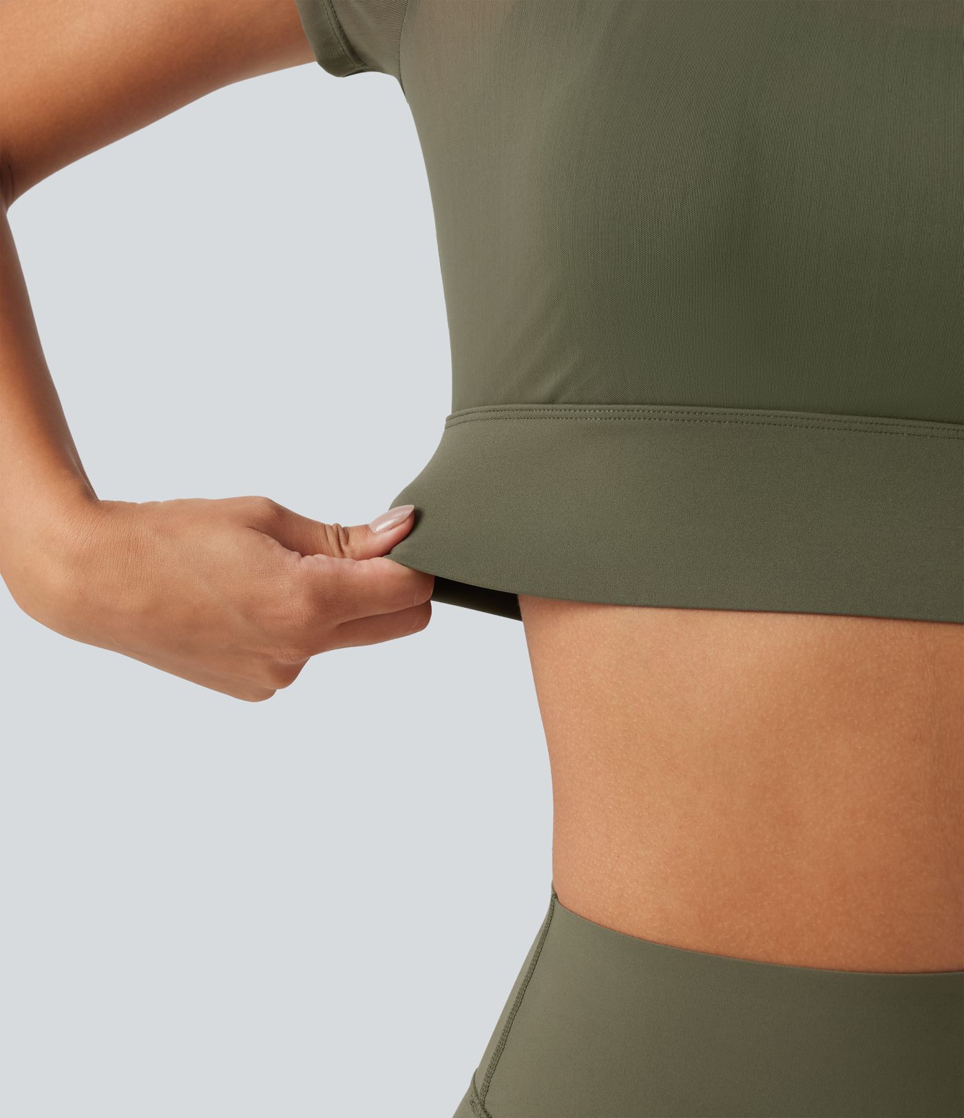 Crop top de running effet frais InstantCool à séchage rapide avec encolure bateau, mesh contrasté, manches courtes, coussinets amovibles et protection solaire UPF50+ Crop top de running effet frais InstantCool à séchage rapide avec encolure bateau, mesh contrasté, manches courtes, coussinets amovibles et protection solaire UPF50+