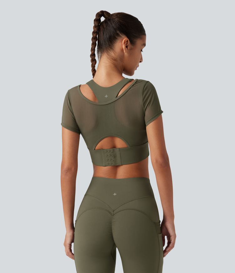 Crop top de running effet frais InstantCool à séchage rapide avec encolure bateau, mesh contrasté, manches courtes, coussinets amovibles et protection solaire UPF50+ Crop top de running effet frais InstantCool à séchage rapide avec encolure bateau, mesh contrasté, manches courtes, coussinets amovibles et protection solaire UPF50+
