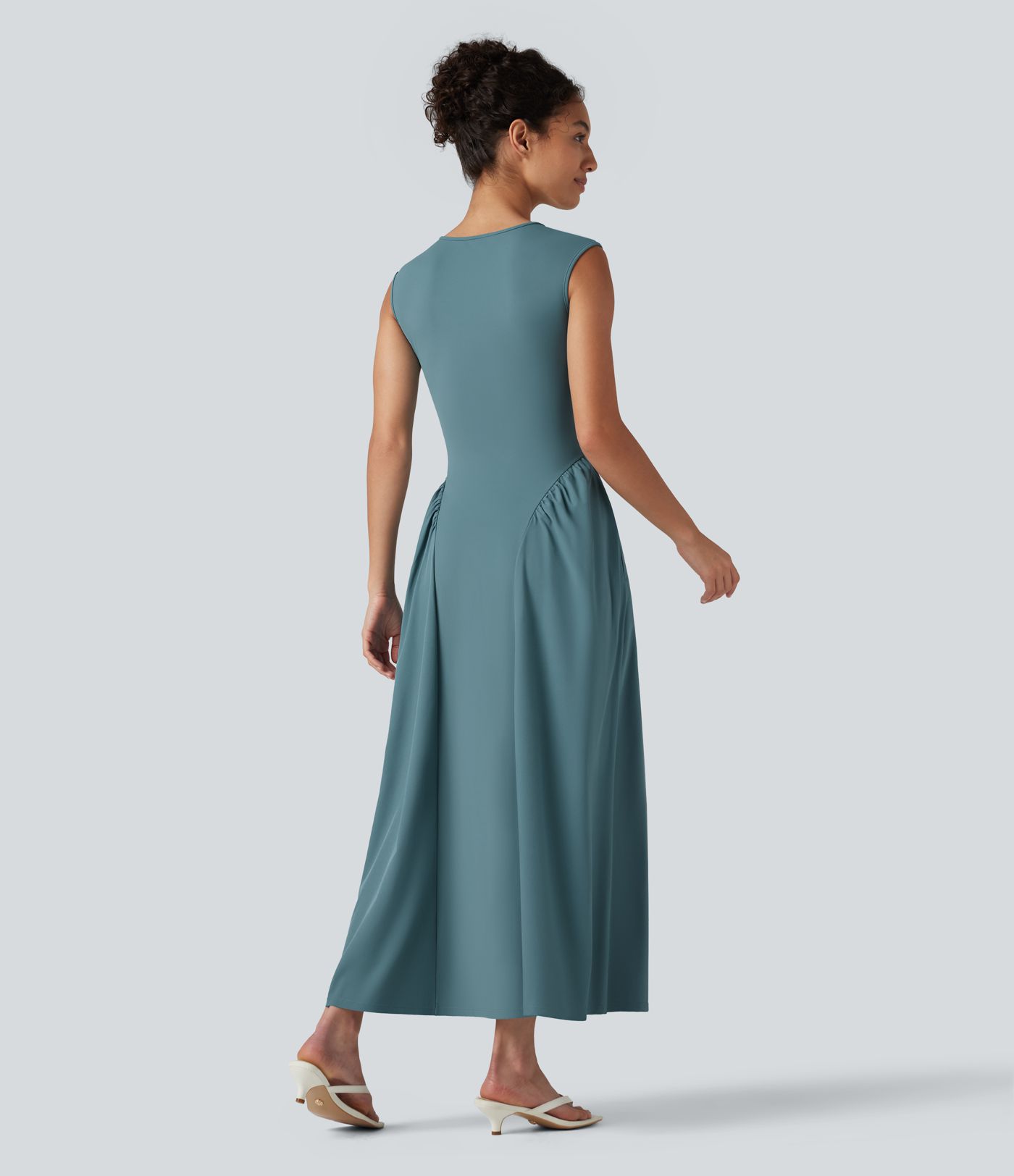 Ärmelloses Maxikleid mit U-Ausschnitt – lässig, fließend, mit Taschen