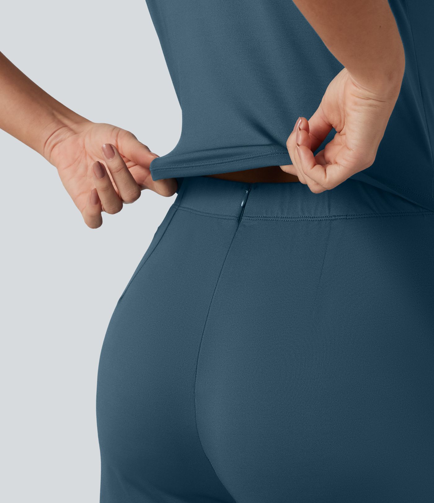 Macacão de trabalho sem mangas com decote em V e bolsos - Edição Superfácil