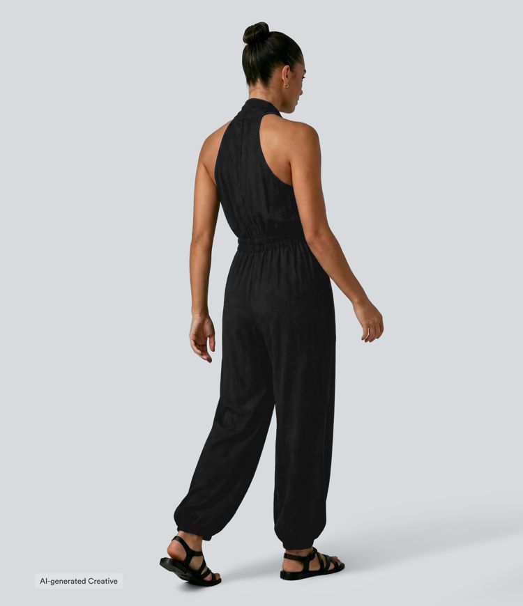 Gerippter Jumpsuit mit Neckholder und Seitentaschen - Easy Peezy Edition Gerippter Jumpsuit mit Neckholder und Seitentaschen - Easy Peezy Edition