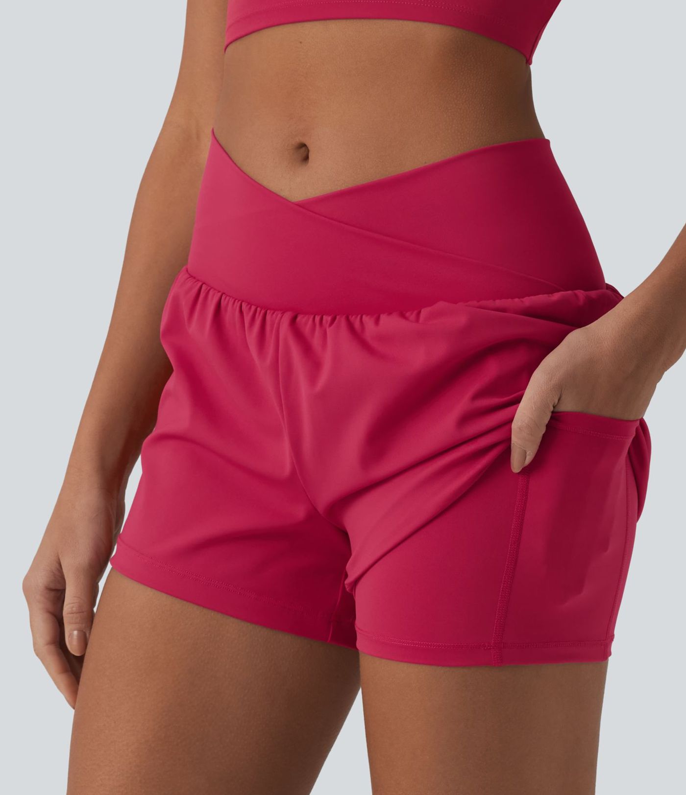 SoftlyZero™ Airy shorts de yoga 2 en 1, cruzados, de talle alto, con efecto fresco al tacto y bolsillos SoftlyZero™ Airy shorts de yoga 2 en 1, cruzados, de talle alto, con efecto fresco al tacto y bolsillos