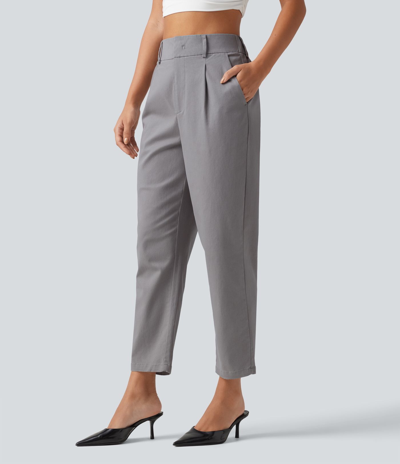 Pantalon chino en coton taille haute à coupe fuselée, style travail, avec poches Pantalon chino en coton taille haute à coupe fuselée, style travail, avec poches