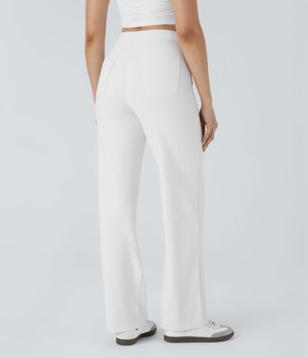 Lässige Stoffhose mit hohem Bund und mehreren Taschen und geradem Bein
