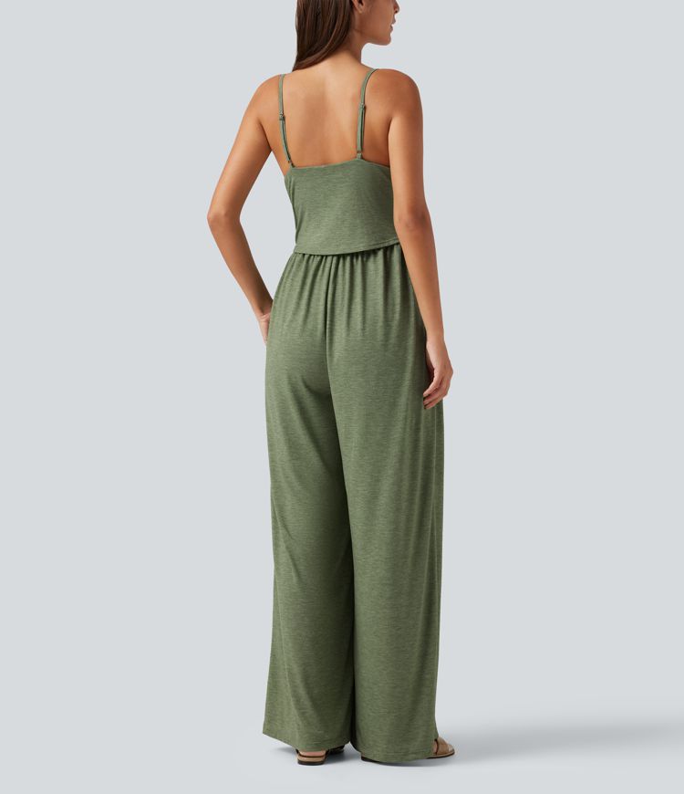 Lässiger, geraffter Umstands-Jumpsuit mit Seitentaschen, integriertem BH und weitem Bein - Easy Peezy Edition Lässiger, geraffter Umstands-Jumpsuit mit Seitentaschen, integriertem BH und weitem Bein - Easy Peezy Edition