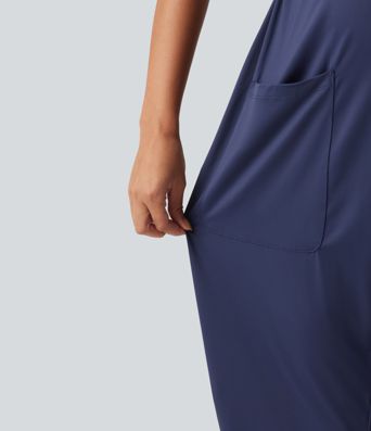 Lässiger, schmal zulaufender Umstands-Jumpsuit mit eckigem Ausschnitt und mehreren Taschen Lässiger, schmal zulaufender Umstands-Jumpsuit mit eckigem Ausschnitt und mehreren Taschen