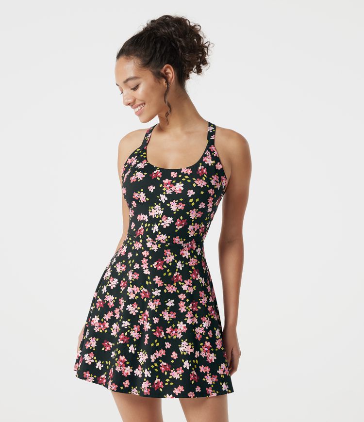 Robe active mini 2-en-1 pour la danse à petit motif fleuri, avec soutien-gorge intégré et poches - Édition Easy Peezy Robe active mini 2-en-1 pour la danse à petit motif fleuri, avec soutien-gorge intégré et poches - Édition Easy Peezy