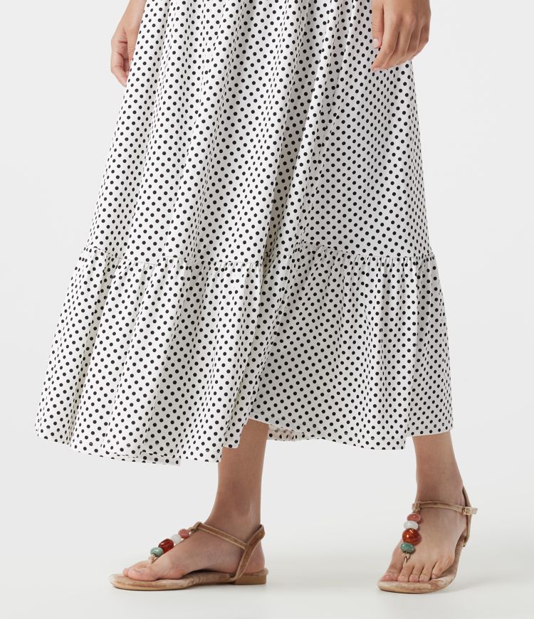 Robe nuisette midi fluide à pois avec lien à nouer à l’avant Robe nuisette midi fluide à pois avec lien à nouer à l’avant
