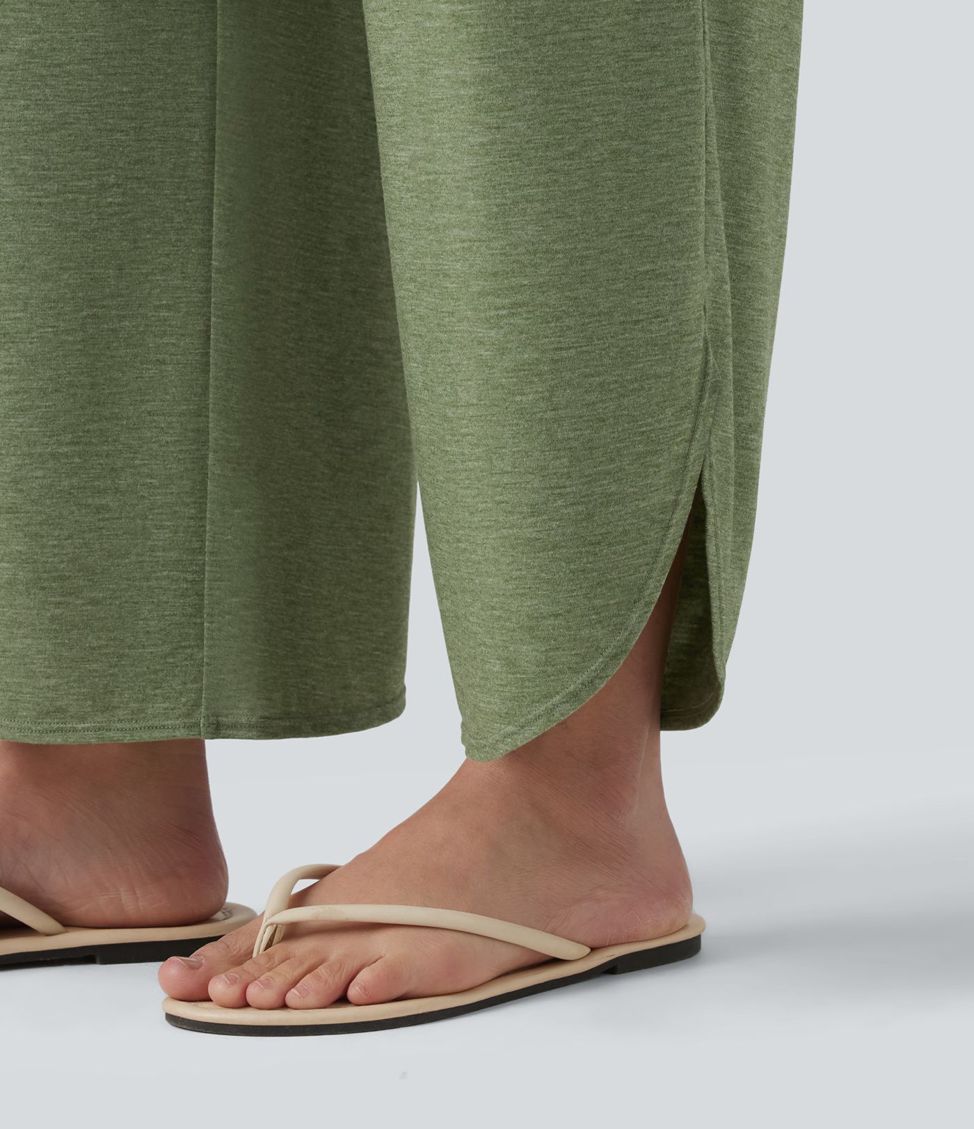 Lässige Hose mit hohem Bund, Seitentaschen, Bauchkontrolle und abgerundetem Saum Lässige Hose mit hohem Bund, Seitentaschen, Bauchkontrolle und abgerundetem Saum