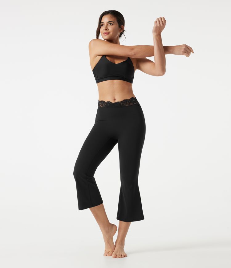 Halara UltraSculpt™ V-Shaped High Waisted Contrast Lace Cropped Yoga Flare Leggings with Pockets