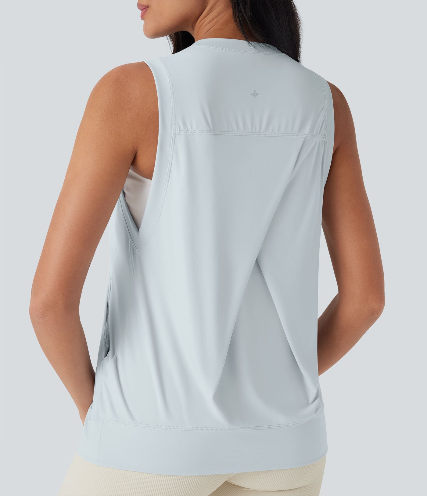 Cool Touch Yoga-Tanktop mit Rundhalsausschnitt und Seitentaschen – UPF 50+