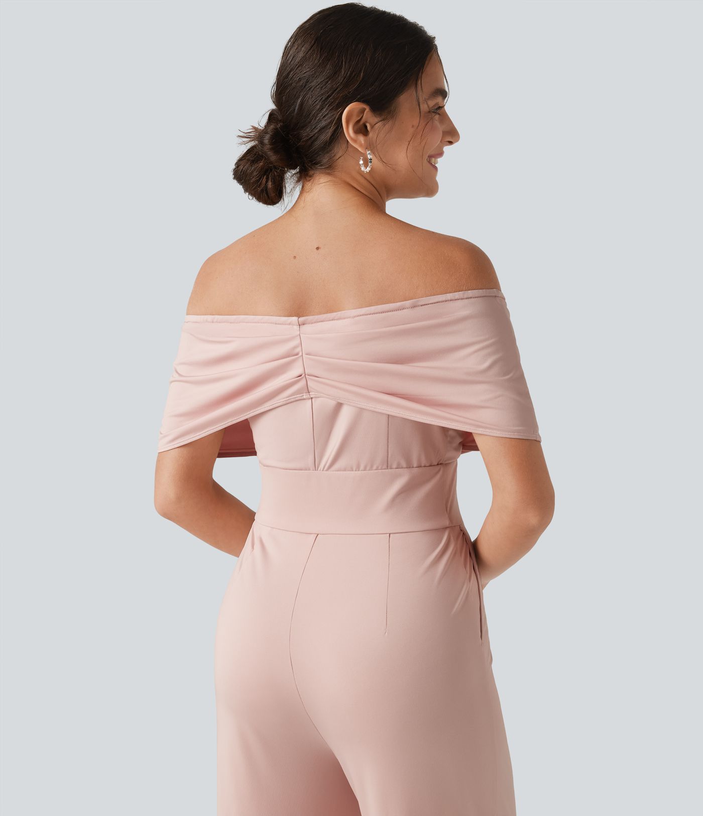 Combinaison casual épaules dénudées avec coussinets amovibles, manches courtes et poches Combinaison casual épaules dénudées avec coussinets amovibles, manches courtes et poches