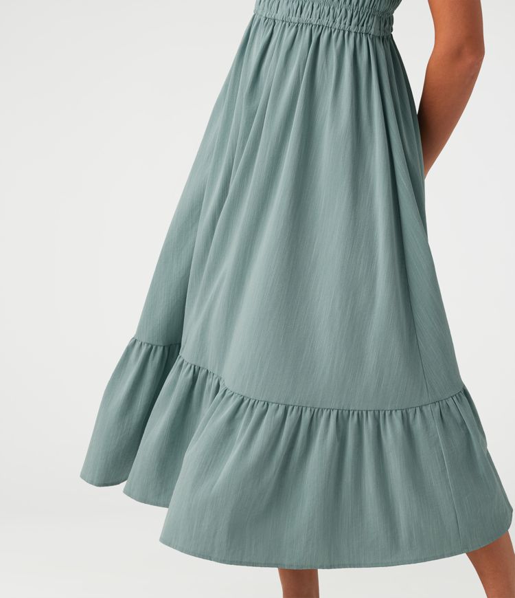 Robe nuisette mi-longue fluide à nouer devant, effet lin, décontractée Robe nuisette mi-longue fluide à nouer devant, effet lin, décontractée