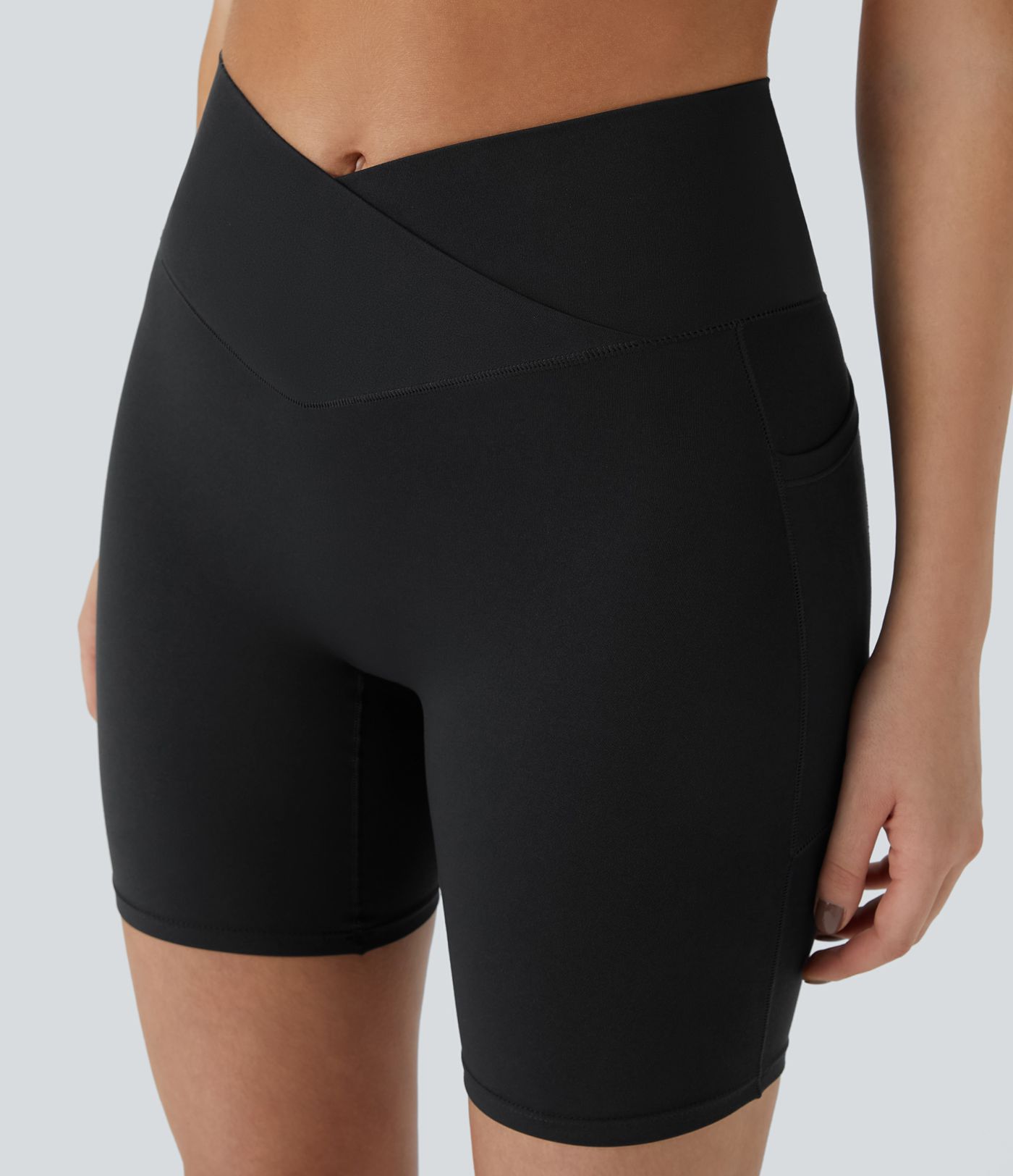 Softlyzero™ Plush Crossover-Yoga-Bikershorts mit hoher Taille und Seitentasche, 17,8 cm Softlyzero™ Plush Crossover-Yoga-Bikershorts mit hoher Taille und Seitentasche, 17,8 cm