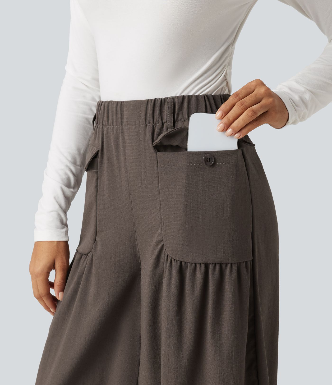 Lässige, geraffte Baggy-Joggers in Leinenoptik mit hohem Bund und Seitentaschen Lässige, geraffte Baggy-Joggers in Leinenoptik mit hohem Bund und Seitentaschen