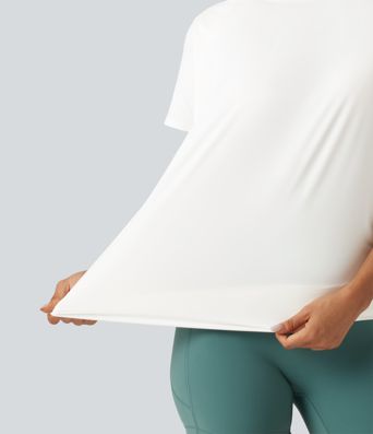 Gerafftes Yoga-Sport-Top mit Rundhalsausschnitt, kurzen Ärmeln und InstantCool - extralang, UPF50+ Gerafftes Yoga-Sport-Top mit Rundhalsausschnitt, kurzen Ärmeln und InstantCool - extralang, UPF50+