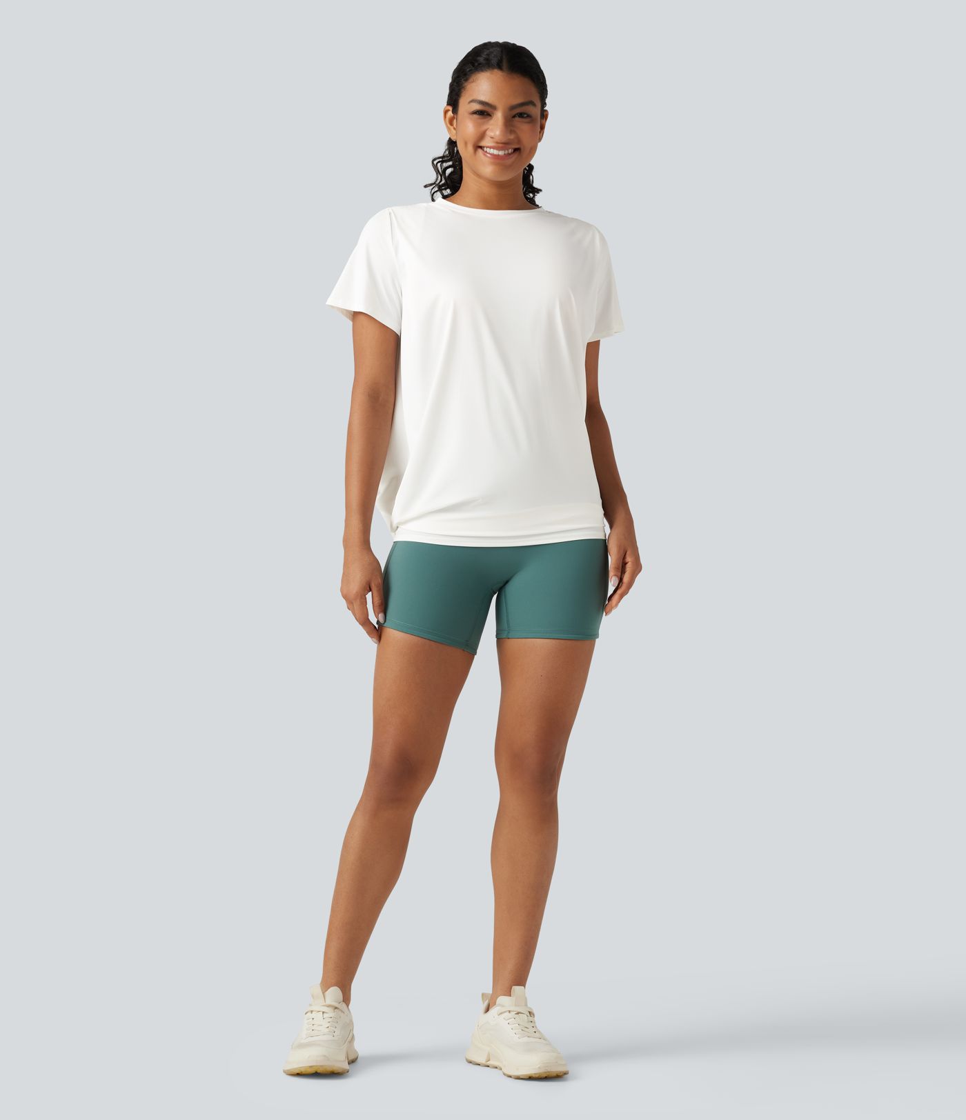 Gerafftes Yoga-Sport-Top mit Rundhalsausschnitt, kurzen Ärmeln und InstantCool - extralang, UPF50+ Gerafftes Yoga-Sport-Top mit Rundhalsausschnitt, kurzen Ärmeln und InstantCool - extralang, UPF50+