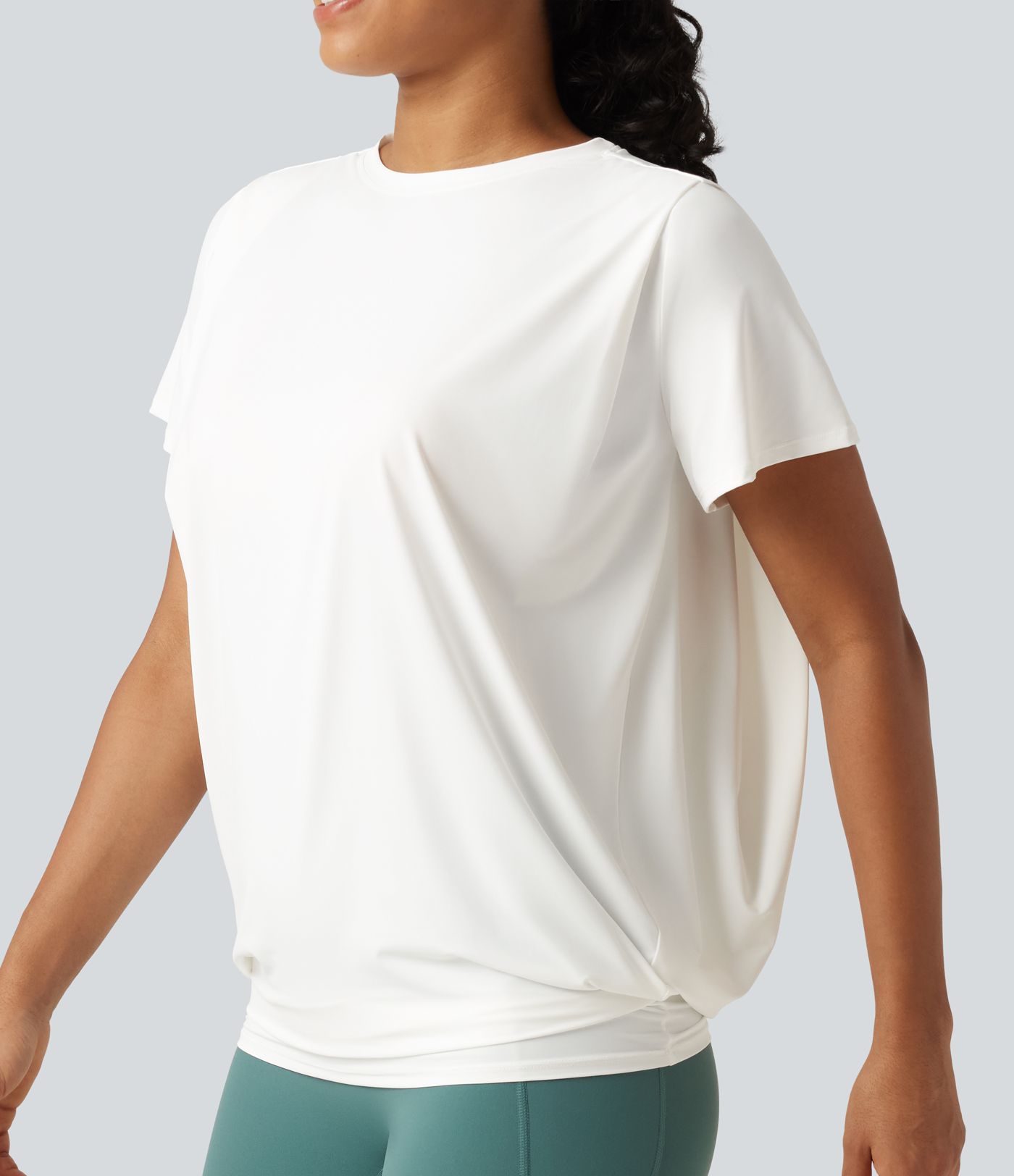 Gerafftes Yoga-Sport-Top mit Rundhalsausschnitt, kurzen Ärmeln und InstantCool - extralang, UPF50+ Gerafftes Yoga-Sport-Top mit Rundhalsausschnitt, kurzen Ärmeln und InstantCool - extralang, UPF50+