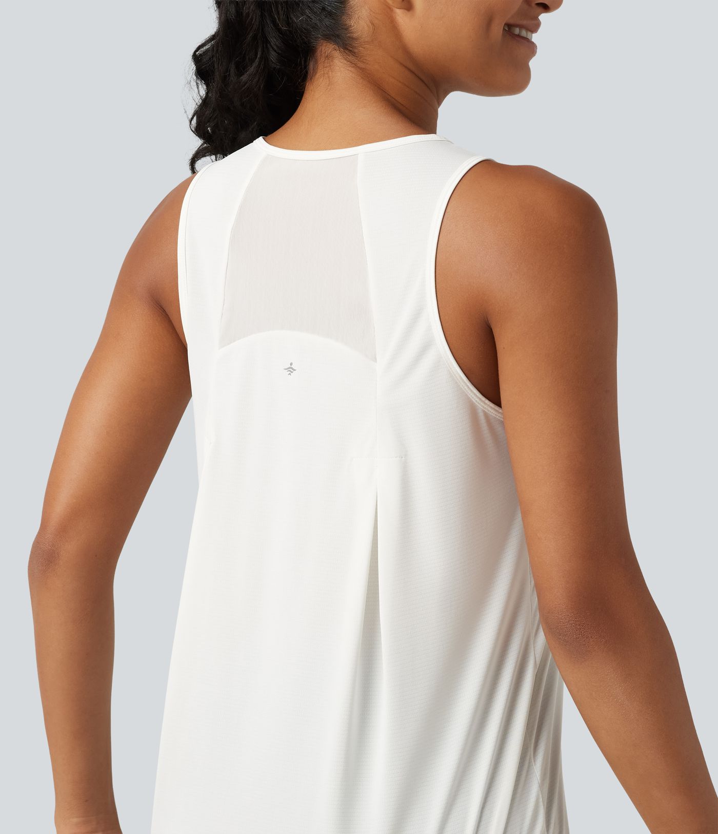 Lauf-Tanktop mit Kontrast-Mesh und abgerundetem Saum - extralang Lauf-Tanktop mit Kontrast-Mesh und abgerundetem Saum - extralang