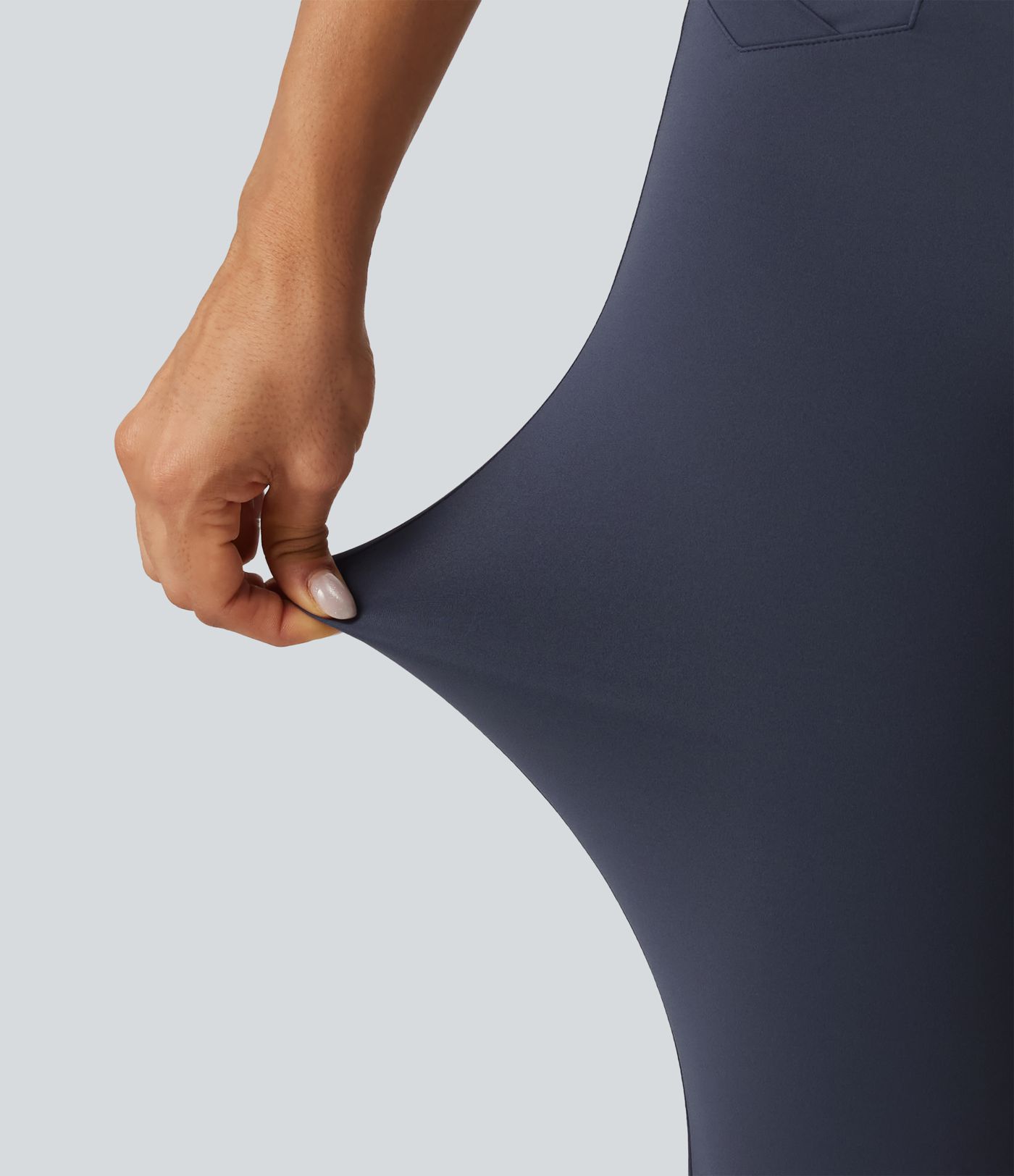 Flare-Golfhose mit hohem Bund, Gesäßtaschen und InstantCool - schnelltrocknend, UPF50+ Flare-Golfhose mit hohem Bund, Gesäßtaschen und InstantCool - schnelltrocknend, UPF50+