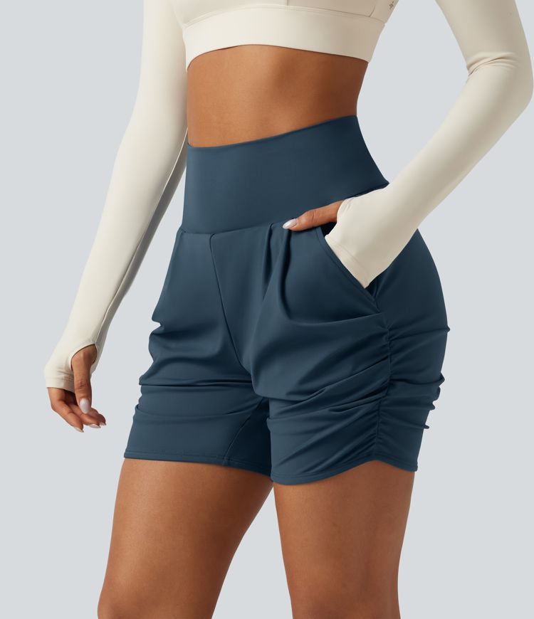 Softlyzero™ Airy - Geraffte Yoga-Shorts mit hohem Bund, mehreren Taschen und InstantCool - 12,7 cm