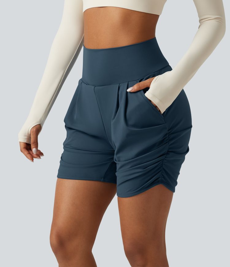 Softlyzero™ Airy - Geraffte Yoga-Shorts mit hohem Bund, mehreren Taschen und InstantCool - 12,7 cm