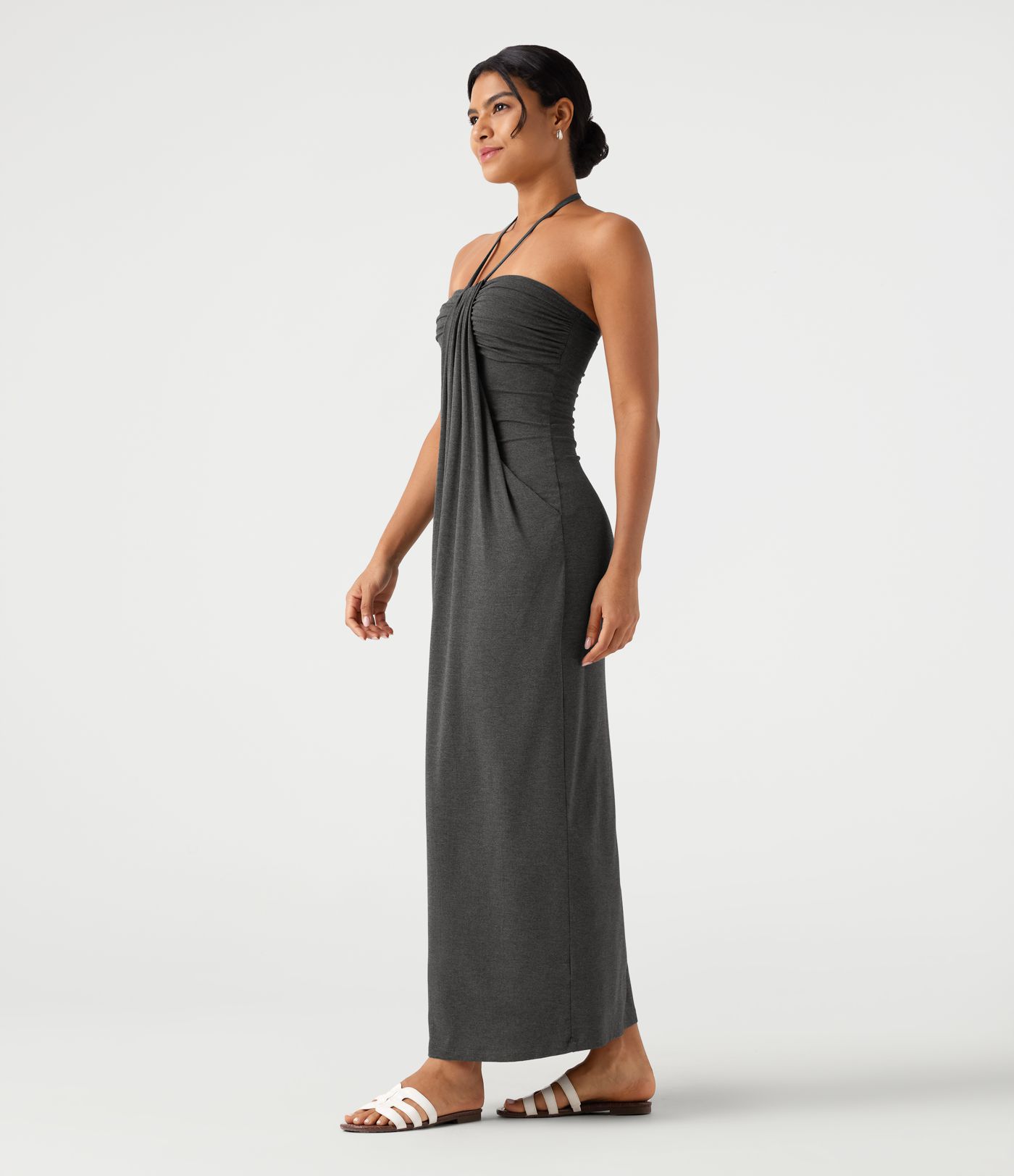 Robe maxi à col licou et nouée au dos, avec poches Robe maxi à col licou et nouée au dos, avec poches