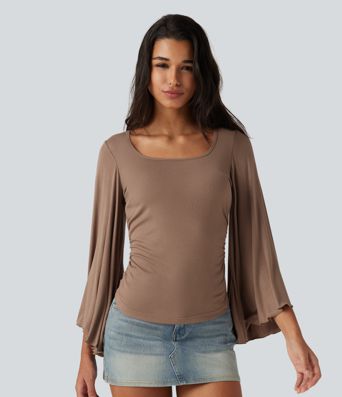 T-shirt côtelé à encolure carrée avec manches 7/8 volantées et fronces T-shirt côtelé à encolure carrée avec manches 7/8 volantées et fronces