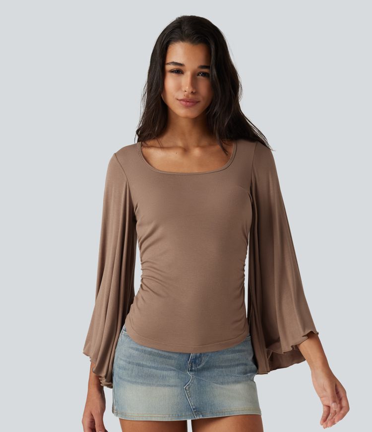 T-shirt côtelé à encolure carrée avec manches 7/8 volantées et fronces T-shirt côtelé à encolure carrée avec manches 7/8 volantées et fronces