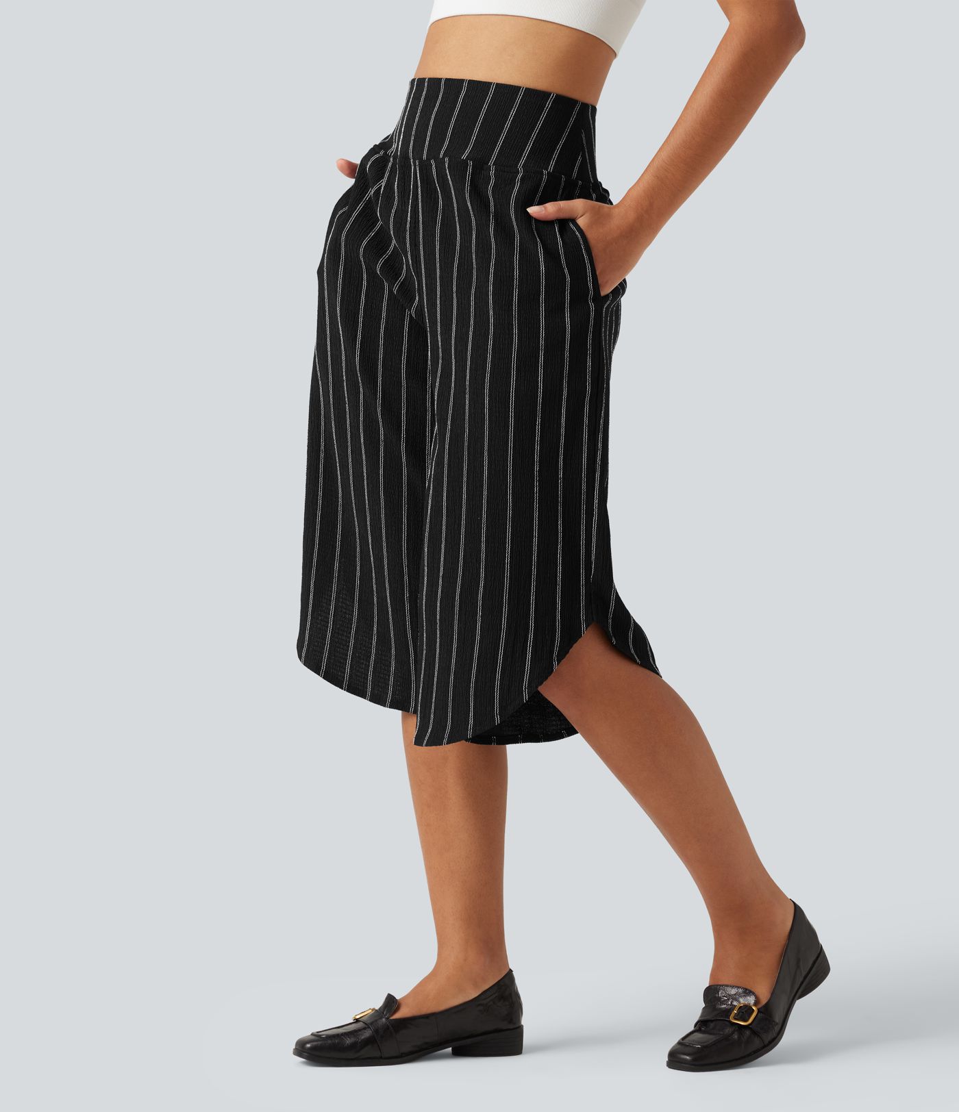 High Waisted Curved Hem Stripe Capri Casual Pants with Pockets High Waisted Curved Hem Stripe Capri Casual Pants with Pockets