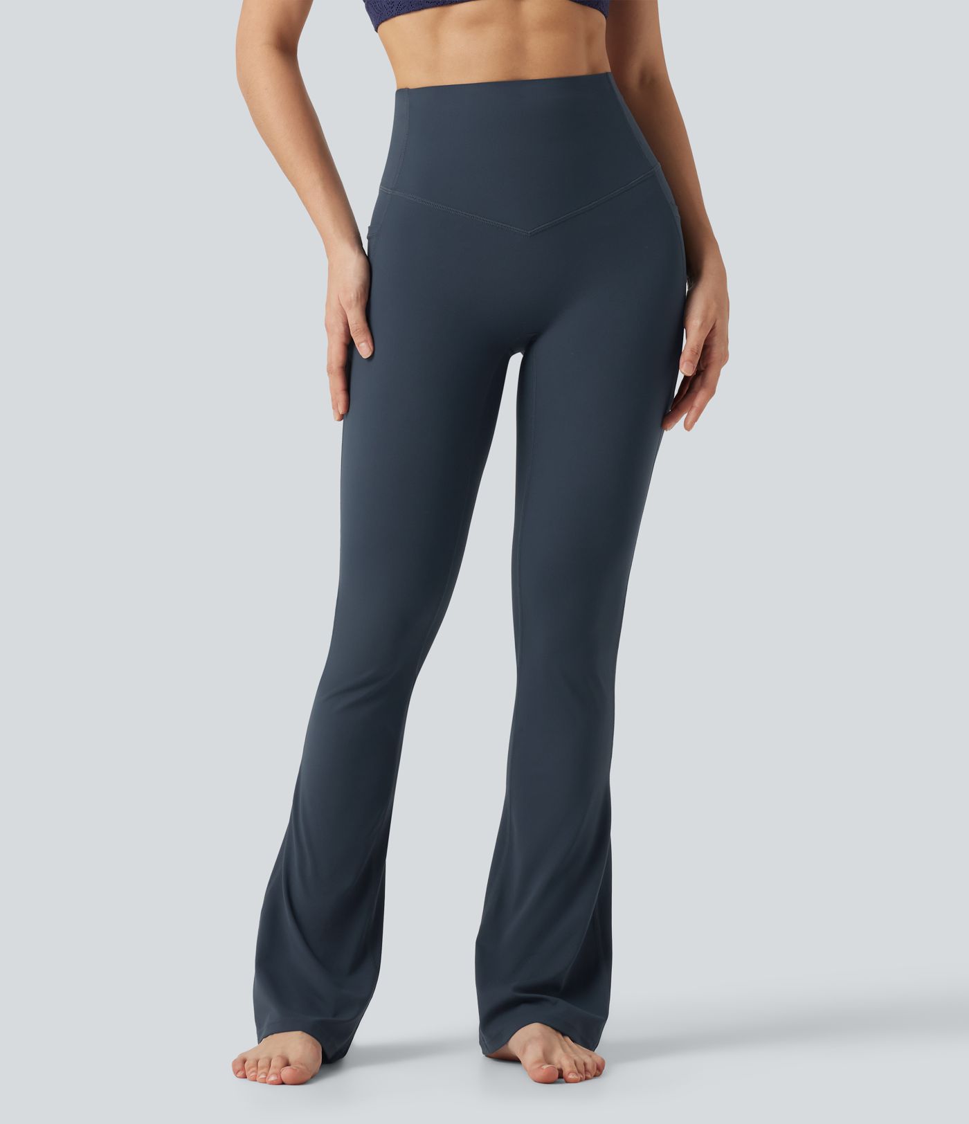 Legging de yoga bootcut Halara UltraSculpt™ taille haute gainant avec poches Legging de yoga bootcut Halara UltraSculpt™ taille haute gainant avec poches