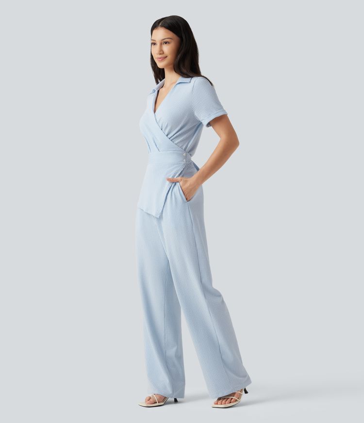 Combinaison-chemise accès facile Easy Peasy en coton froissé rayé à manches courtes, cache-cœur, lien au dos et poches