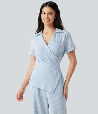 Combinaison-chemise accès facile Easy Peasy en coton froissé rayé à manches courtes, cache-cœur, lien au dos et poches