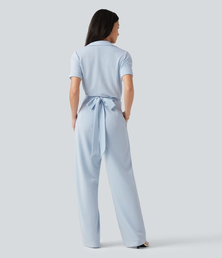 Combinaison-chemise accès facile Easy Peasy en coton froissé rayé à manches courtes, cache-cœur, lien au dos et poches