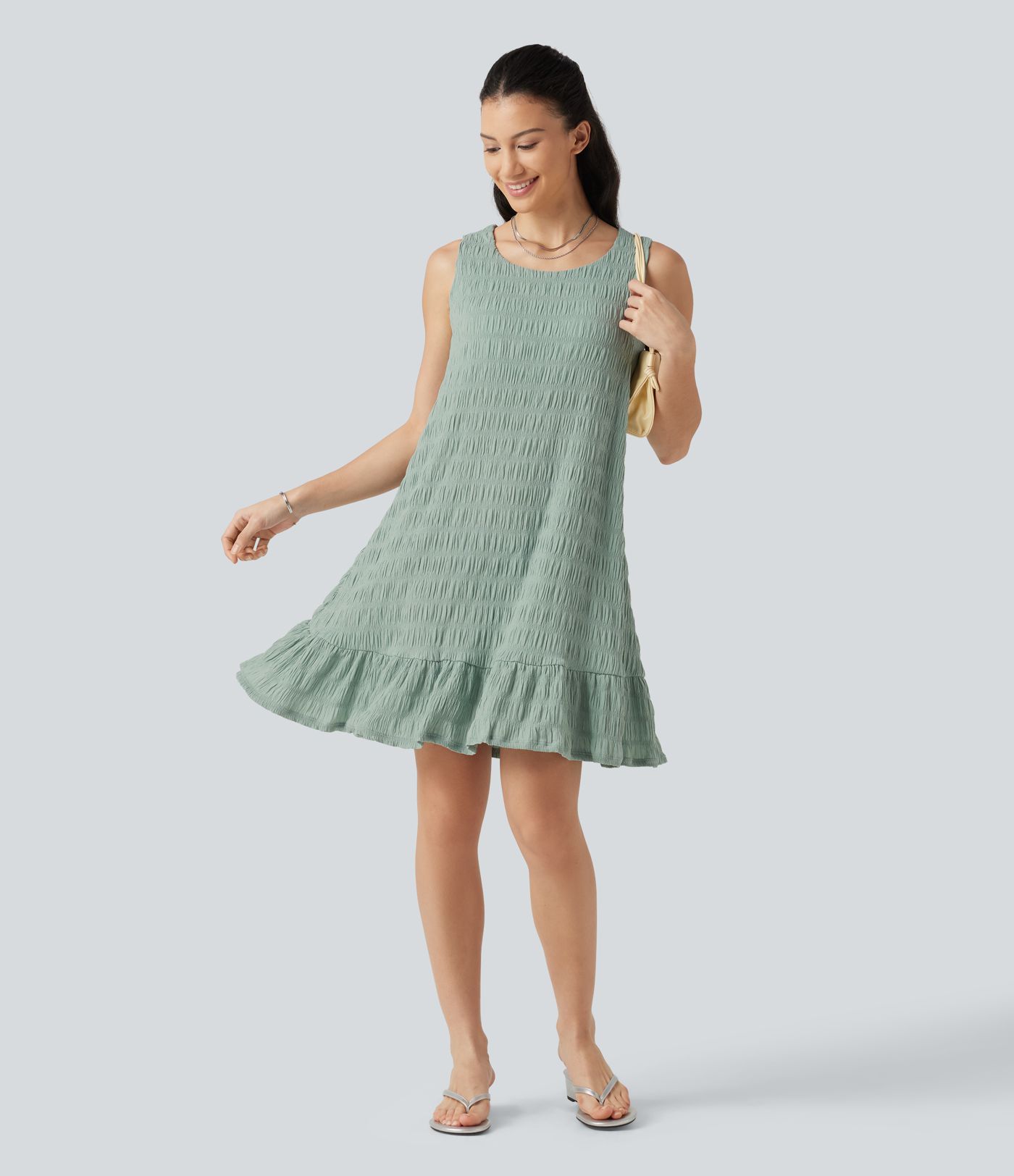 Robe mini sans manches à encolure arrondie avec ourlet à volants, coussinets amovibles et bonnets E à G Robe mini sans manches à encolure arrondie avec ourlet à volants, coussinets amovibles et bonnets E à G