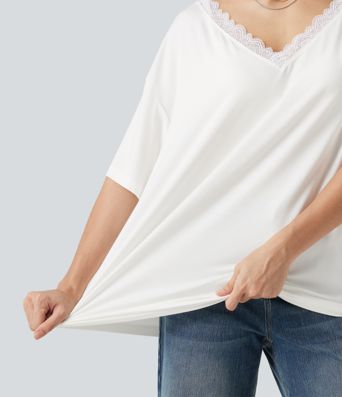 T-shirt décontracté à manches courtes, col en V, avec empiècements en résille contrastante